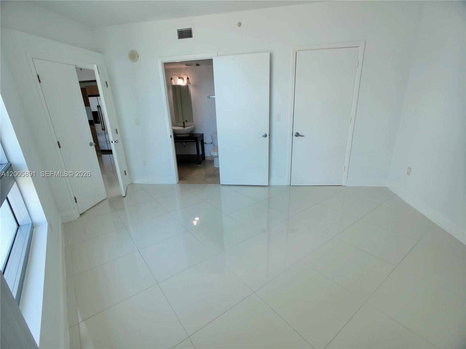 350 S Miami Ave #3111, Miami FL 33130