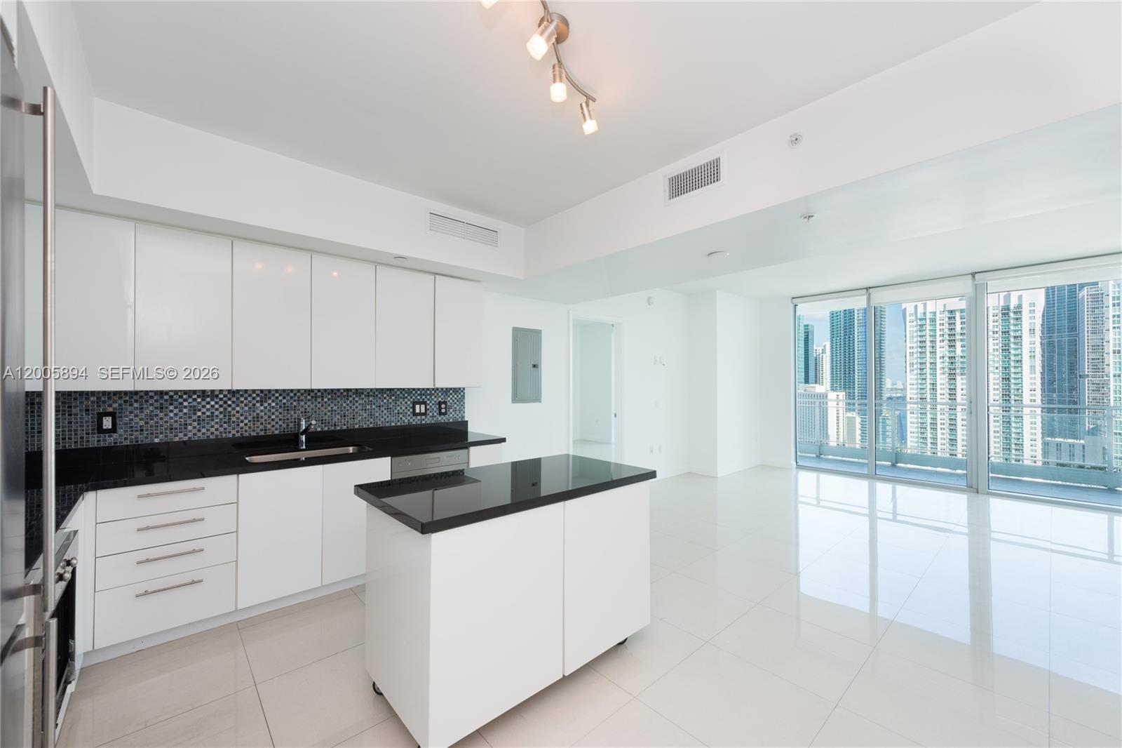92 SW 3rd St #4612, Miami FL 33130
