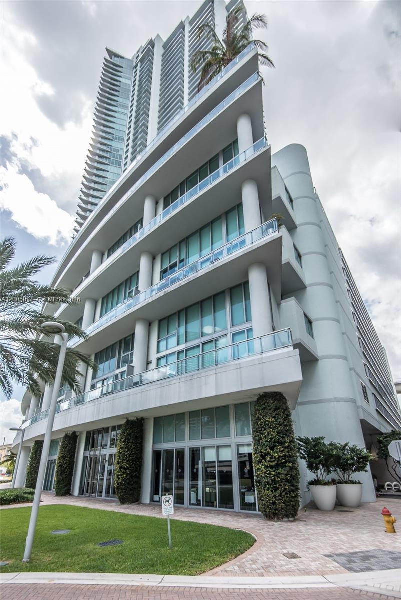 92 SW 3rd St #4612, Miami FL 33130