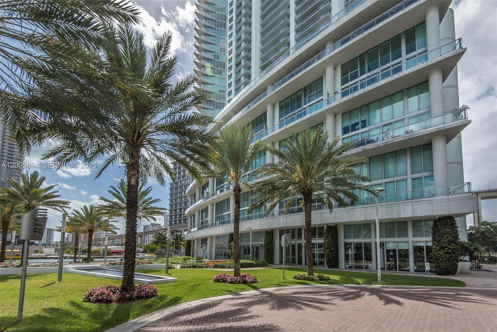 92 SW 3rd St #4612, Miami FL 33130