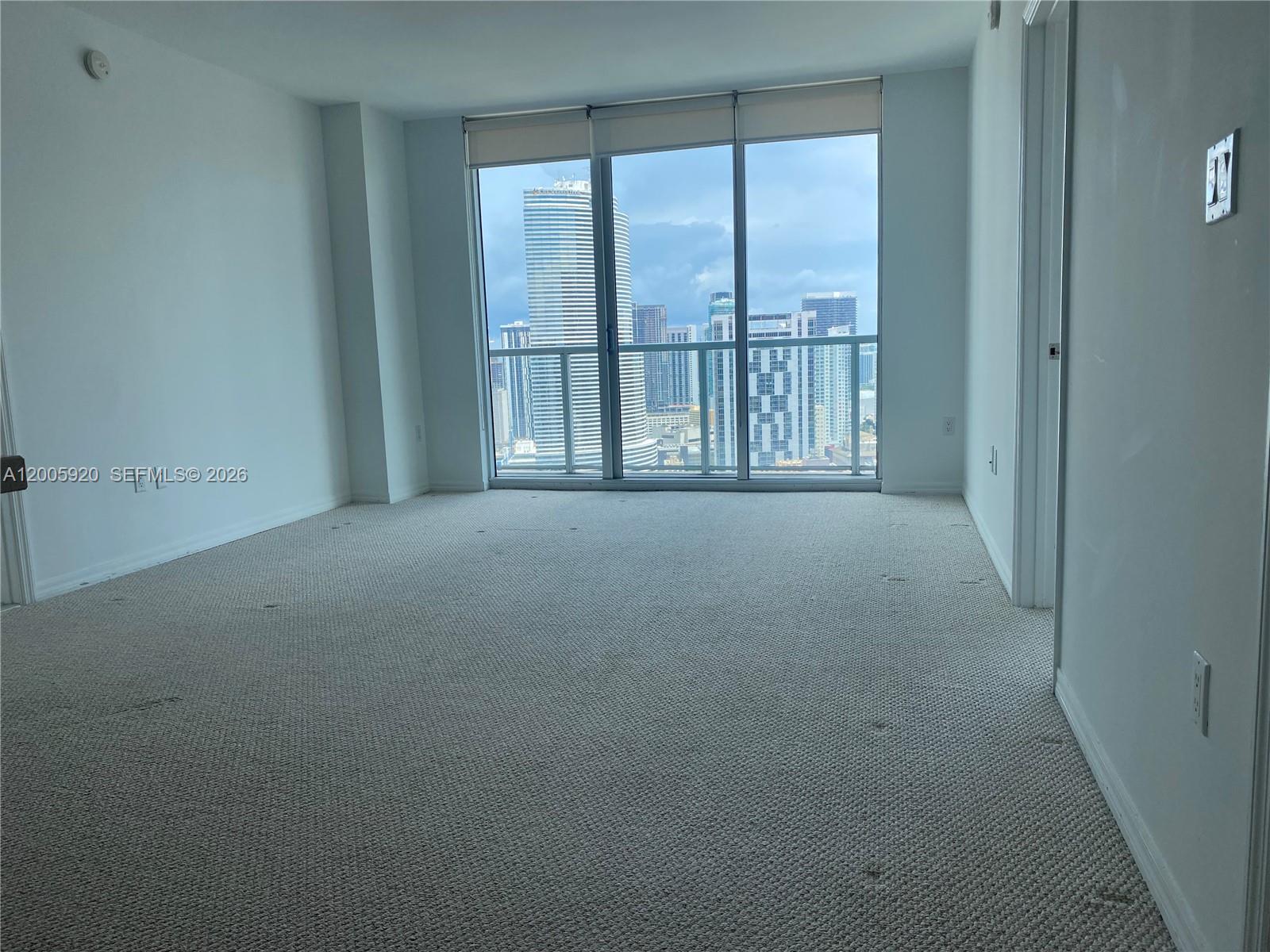55 SE 6th St #3905, Miami FL 33131