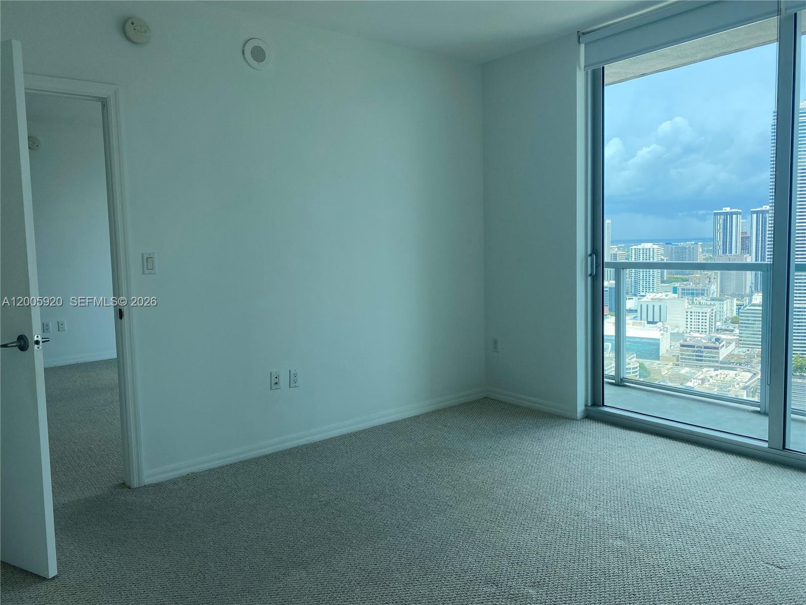 55 SE 6th St #3905, Miami FL 33131