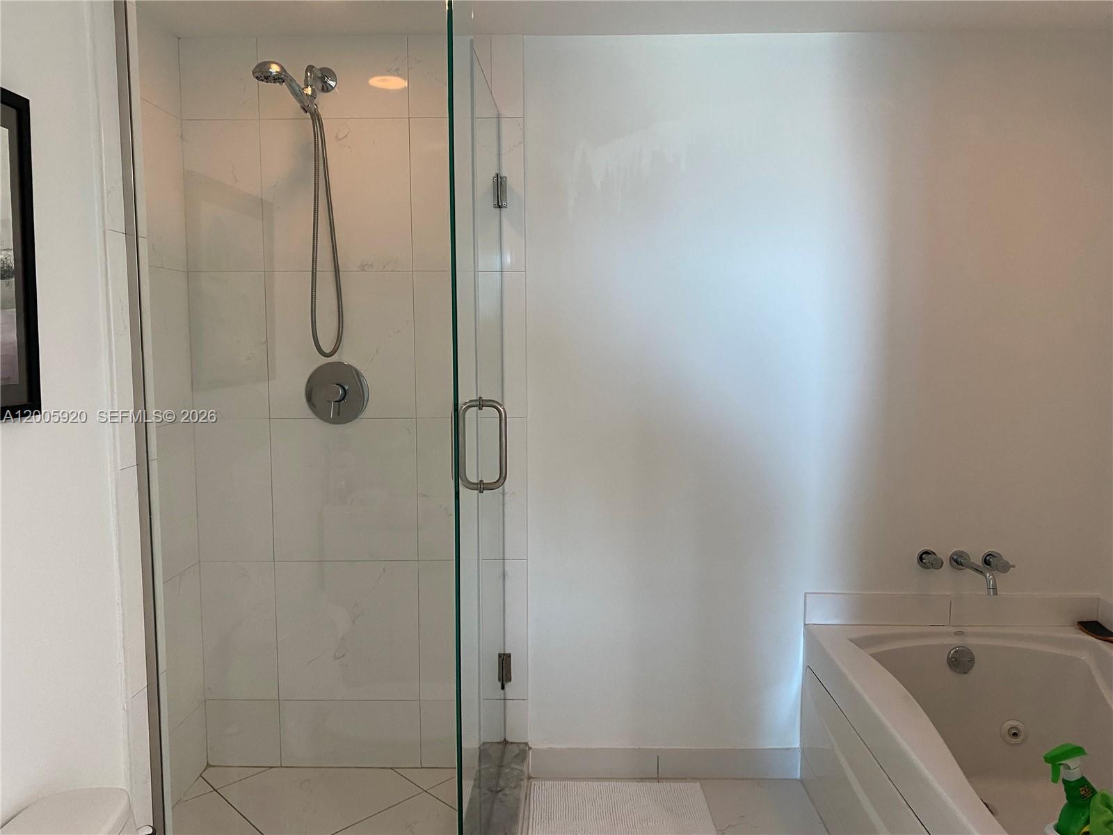 55 SE 6th St #3905, Miami FL 33131