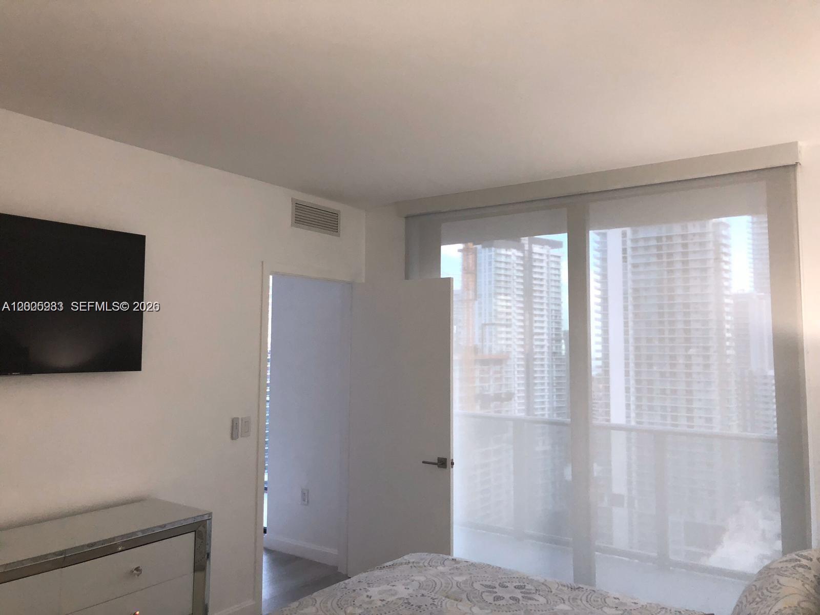 55 SW 9th St #2604, Miami FL 33130