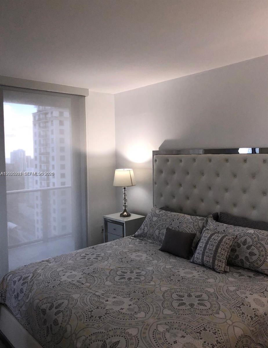 55 SW 9th St #2604, Miami FL 33130