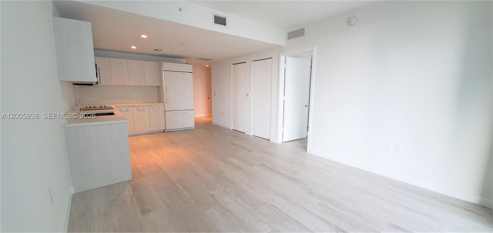 55 SW 9th St #3610, Miami FL 33130