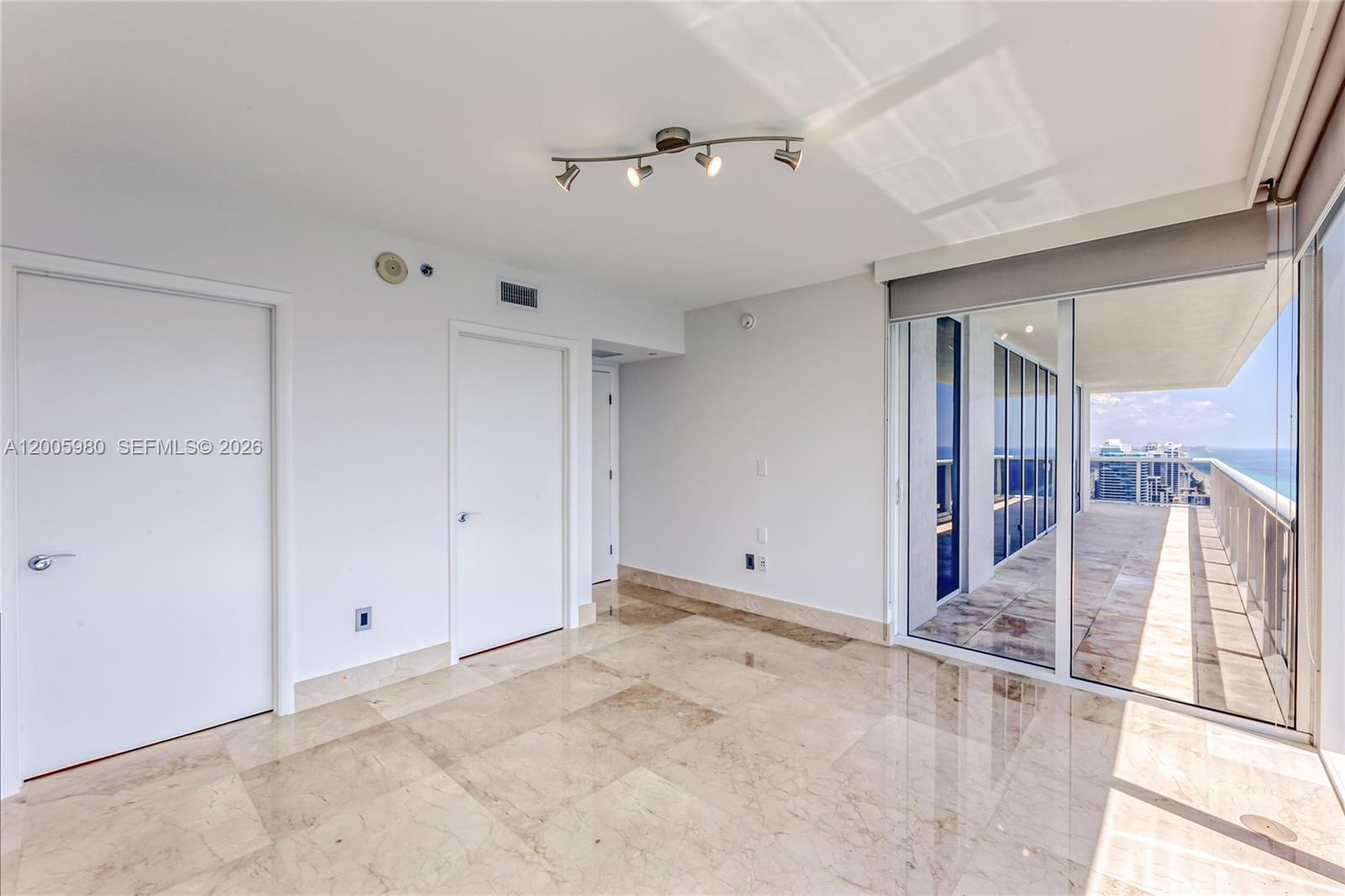 1830 S Ocean Dr #4601, Hallandale Beach FL 33009