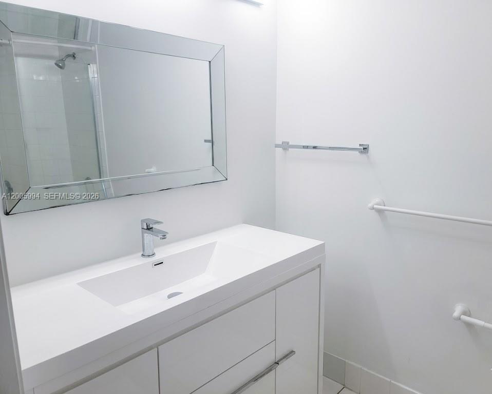 1200 Brickell Bay Dr #1910, Miami FL 33131