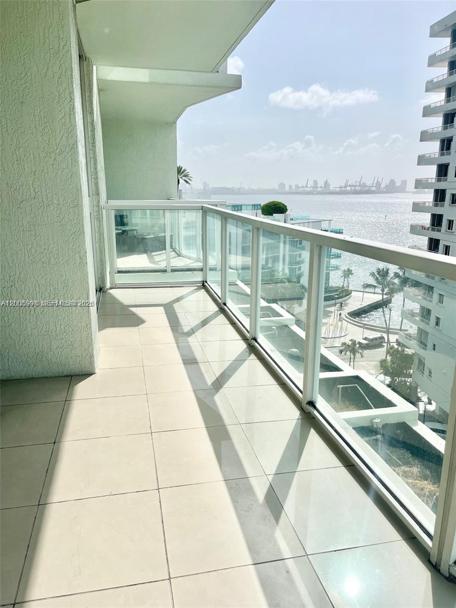 218 SE 14th St #903, Miami FL 33131