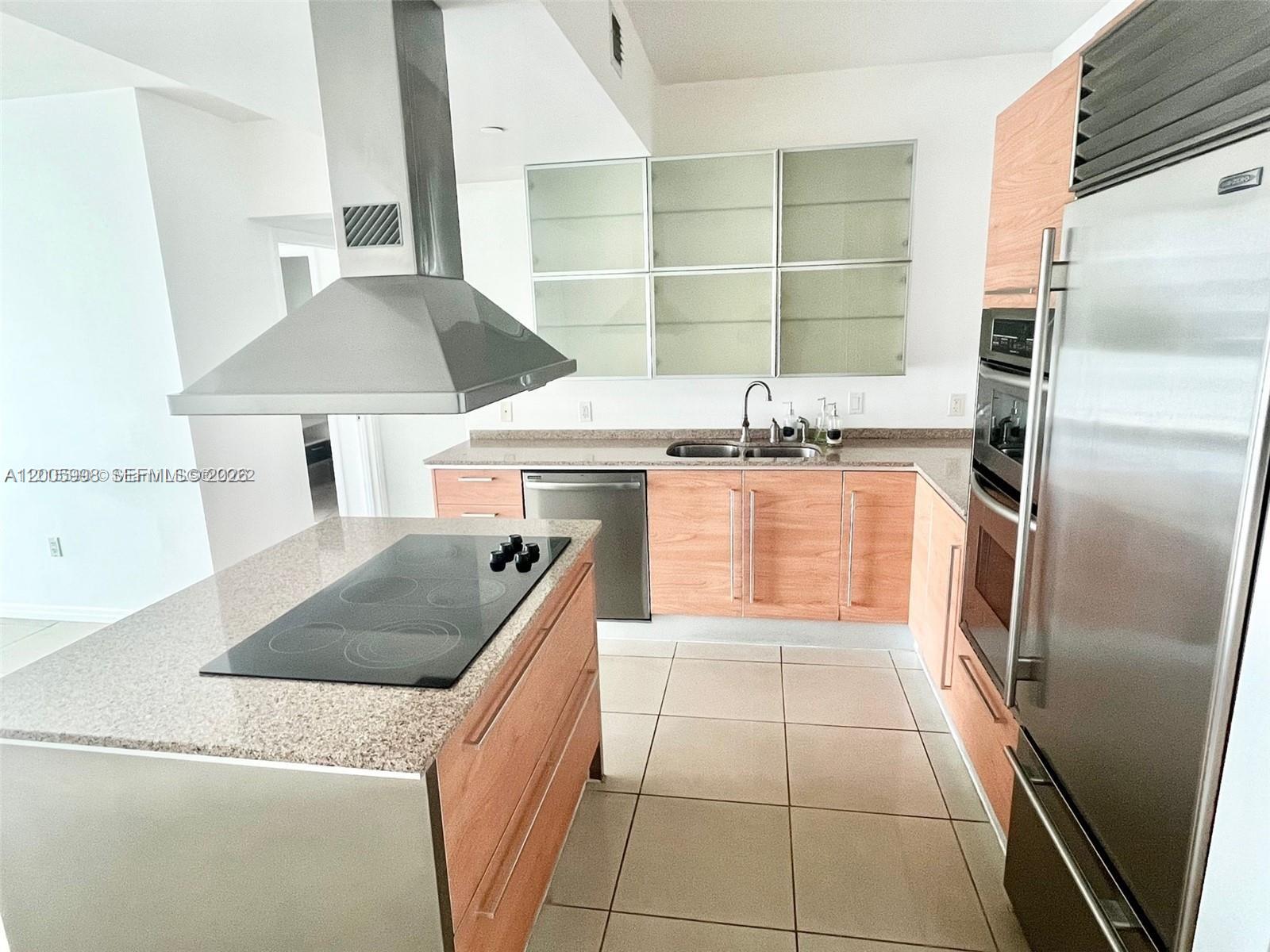 218 SE 14th St #903, Miami FL 33131