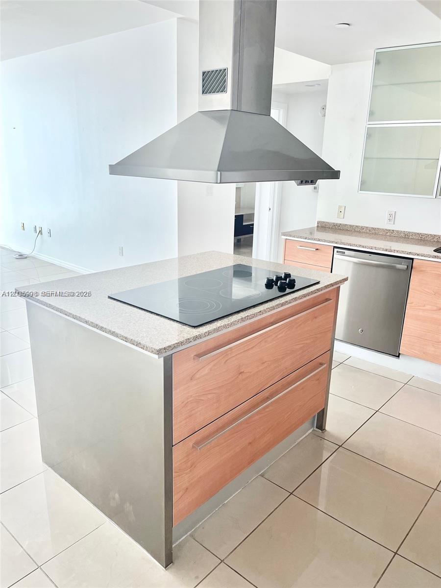 218 SE 14th St #903, Miami FL 33131