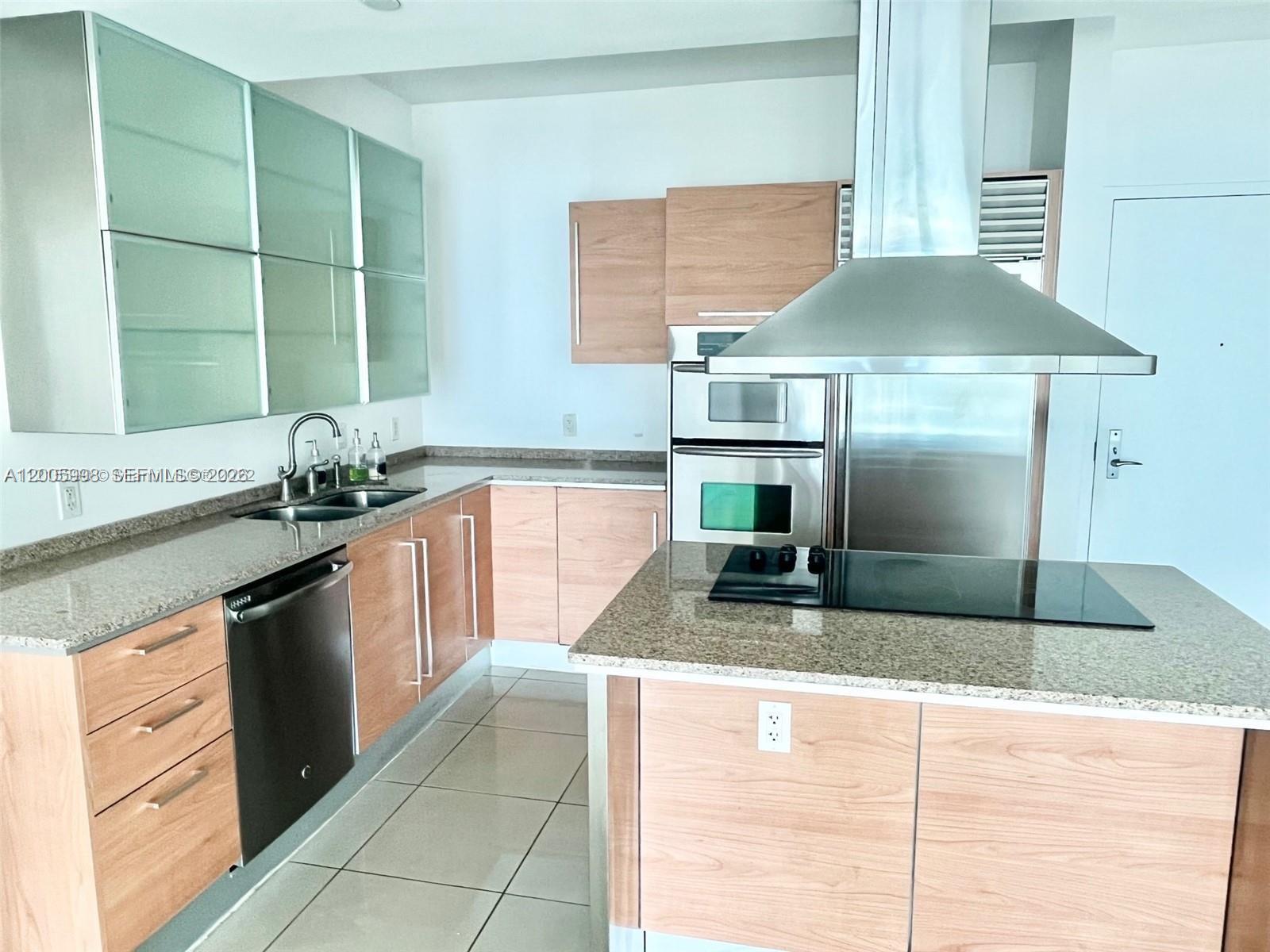 218 SE 14th St #903, Miami FL 33131