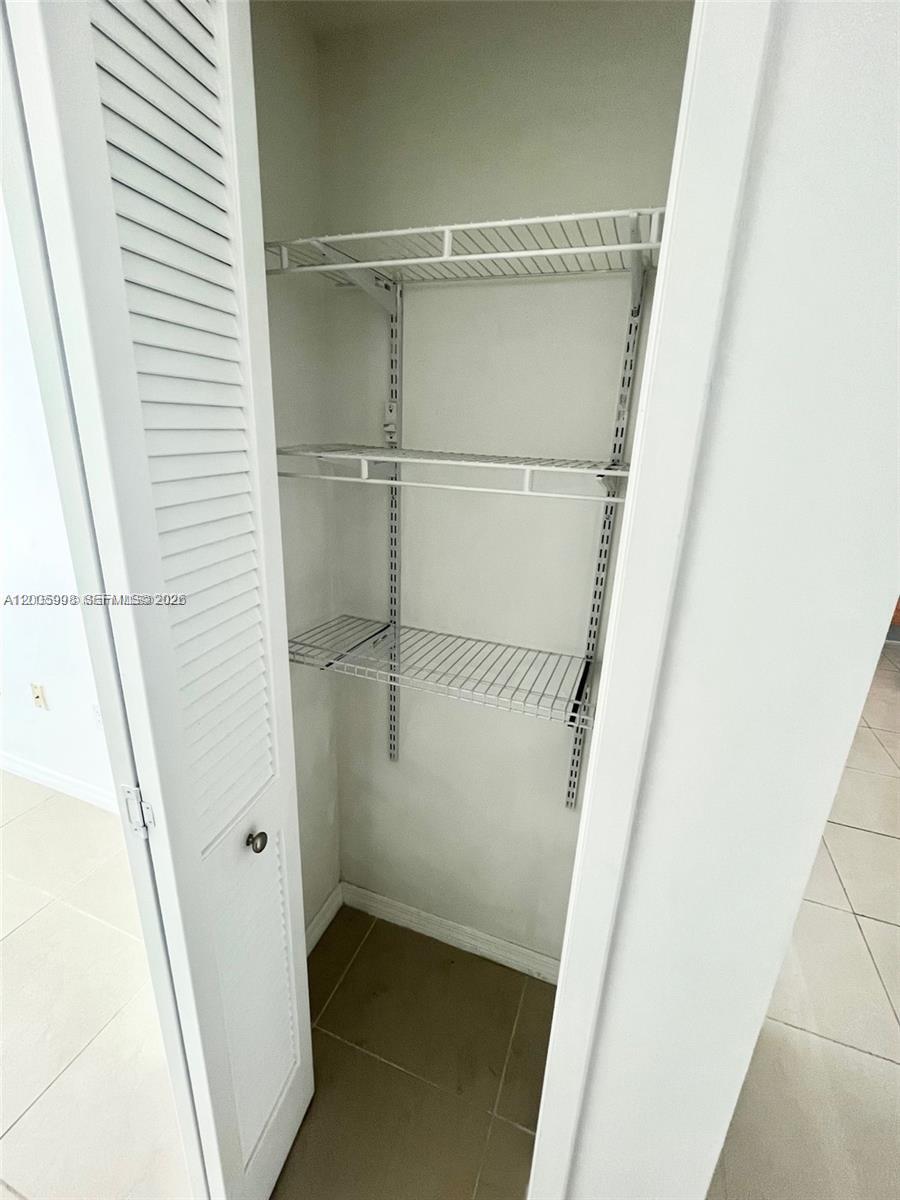 218 SE 14th St #903, Miami FL 33131