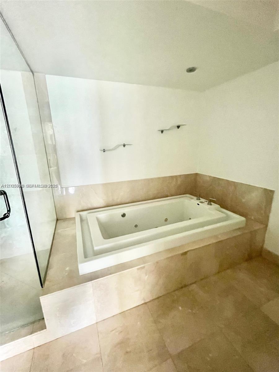 218 SE 14th St #903, Miami FL 33131