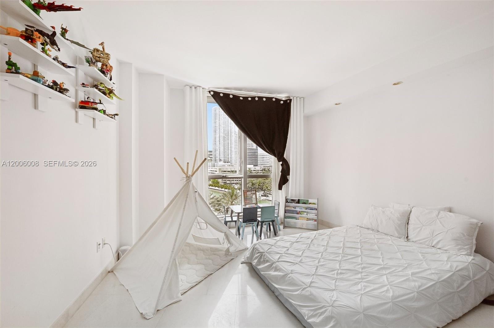 901 Brickell Key Blvd #1009, Miami FL 33131