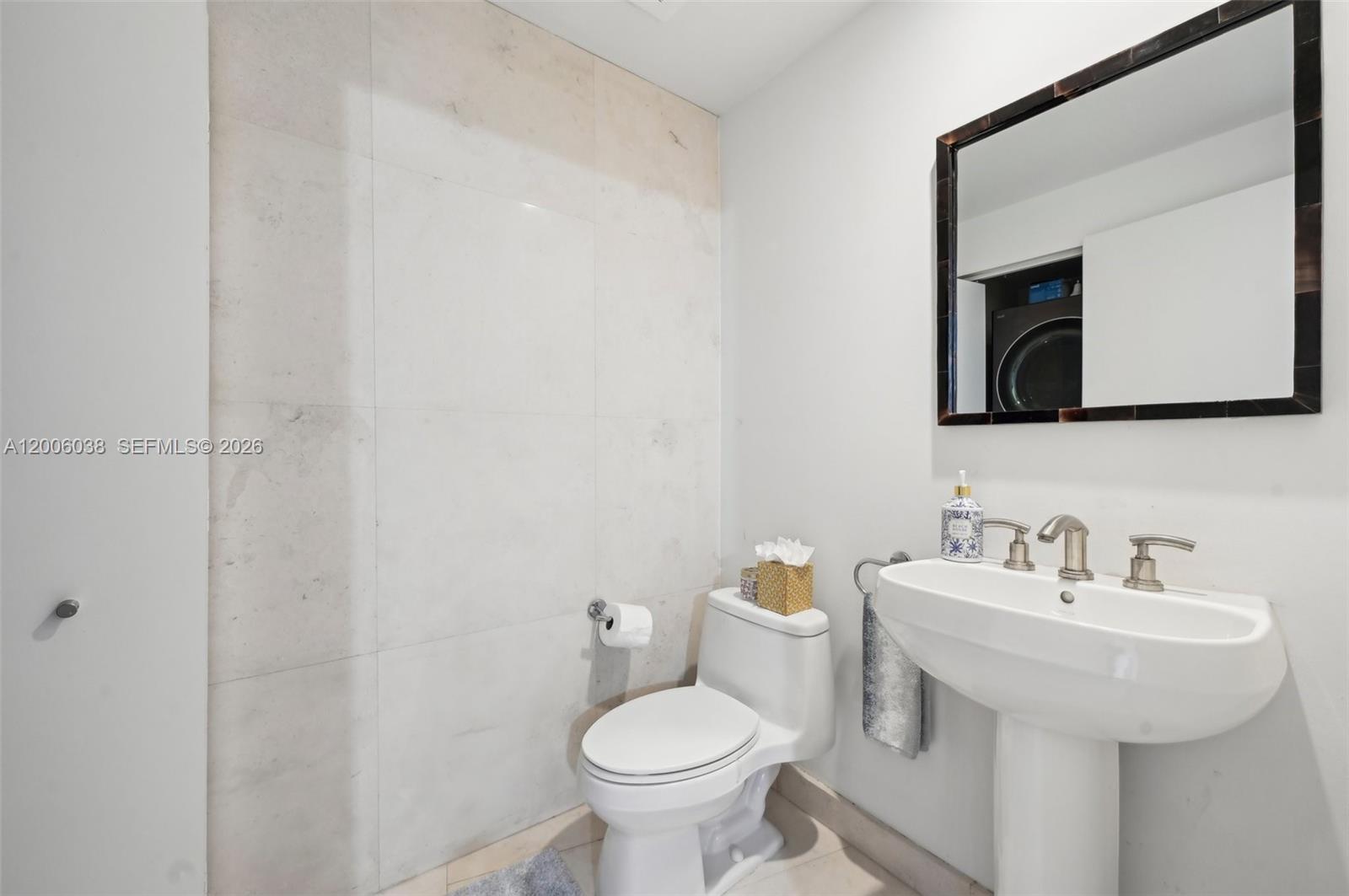 901 Brickell Key Blvd #1009, Miami FL 33131