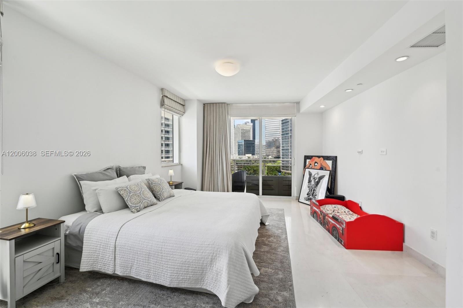 901 Brickell Key Blvd #1009, Miami FL 33131