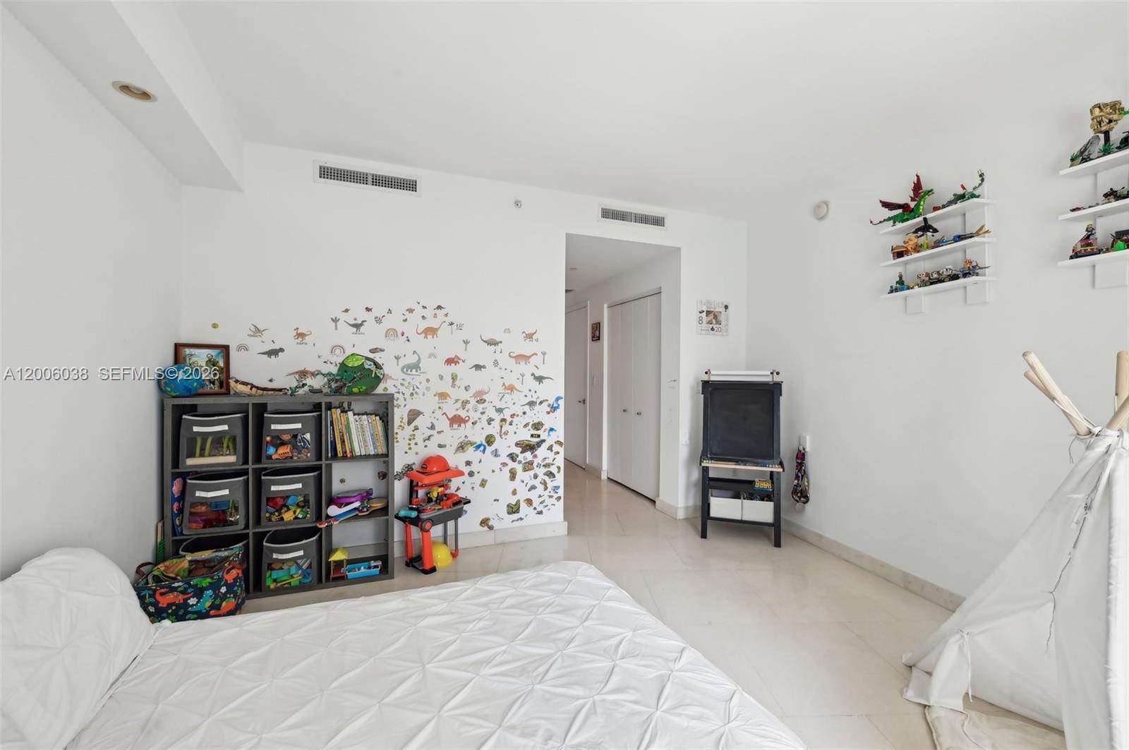 901 Brickell Key Blvd #1009, Miami FL 33131