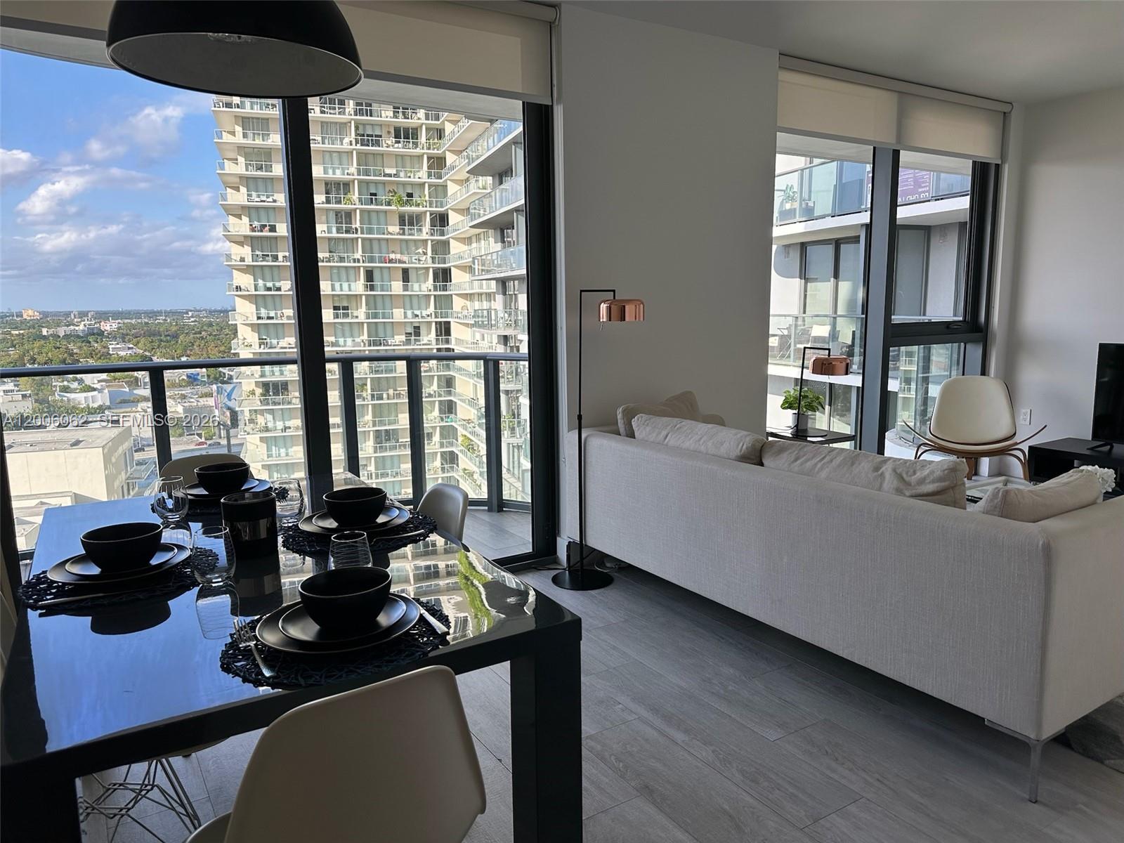 121 NE 34th St #1915, Miami FL 33137