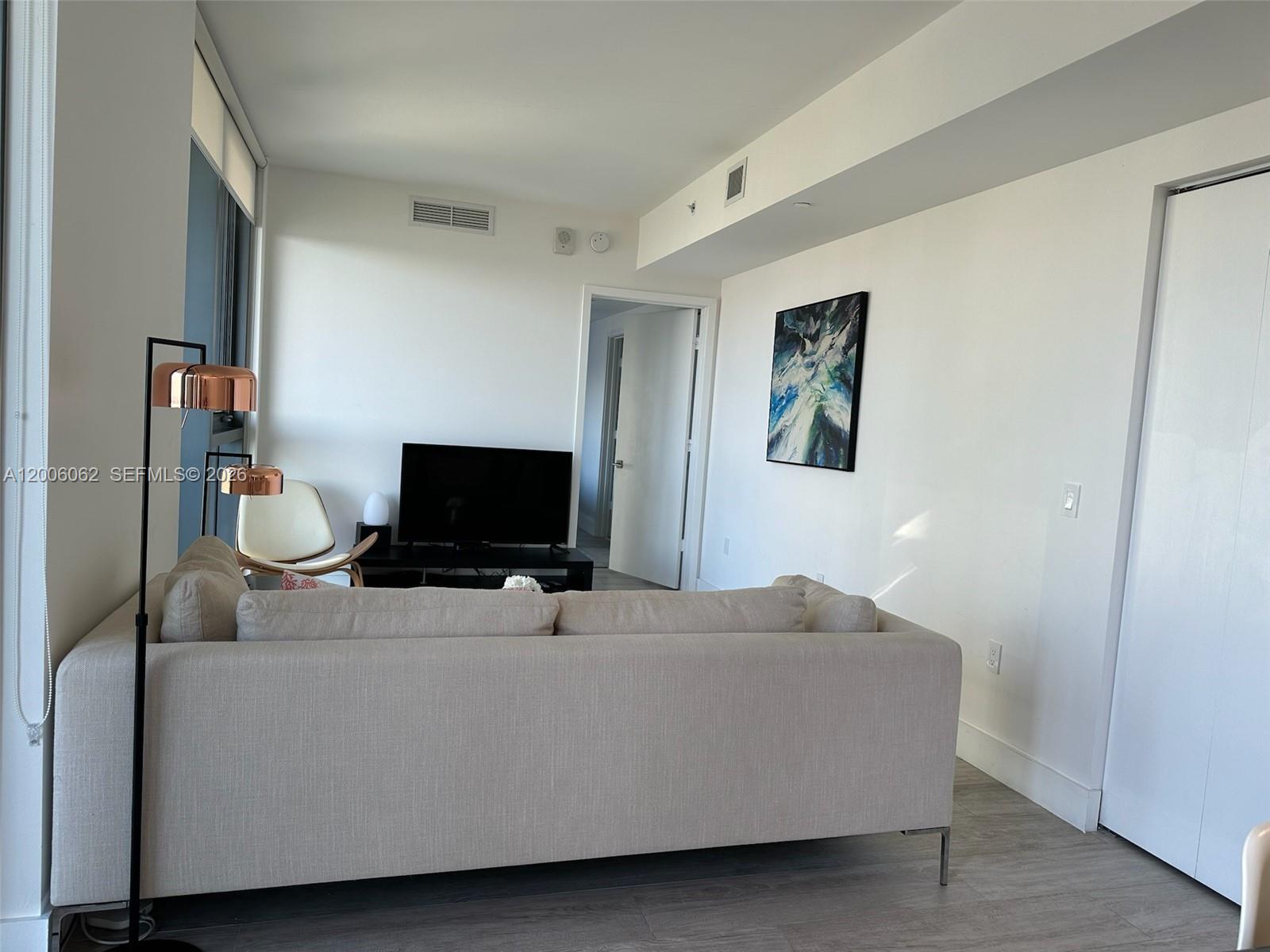 121 NE 34th St #1915, Miami FL 33137