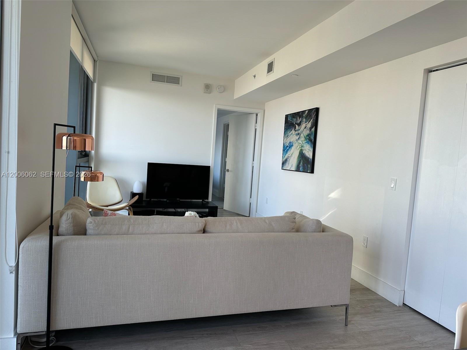 121 NE 34th St #1915, Miami FL 33137