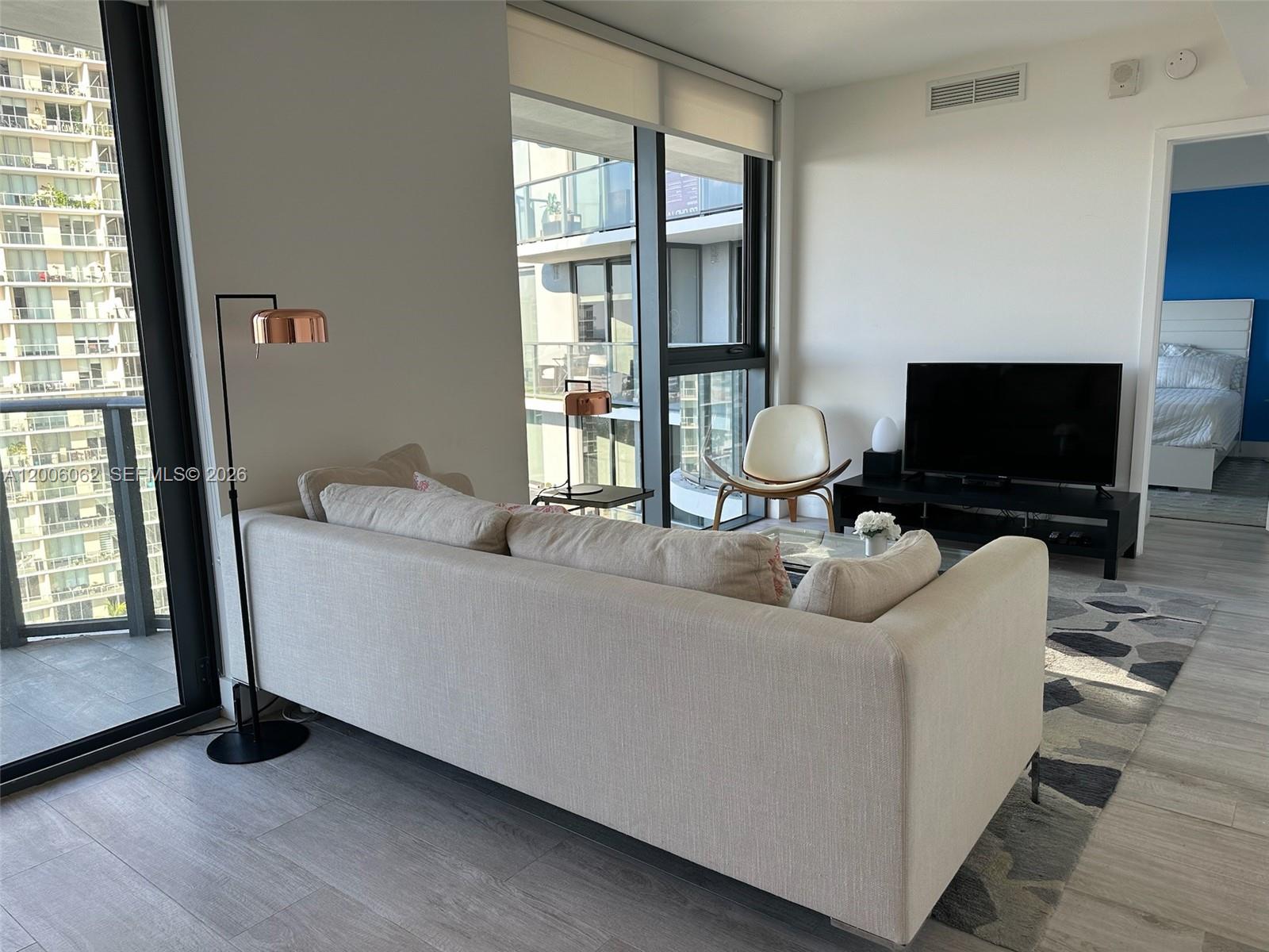 121 NE 34th St #1915, Miami FL 33137