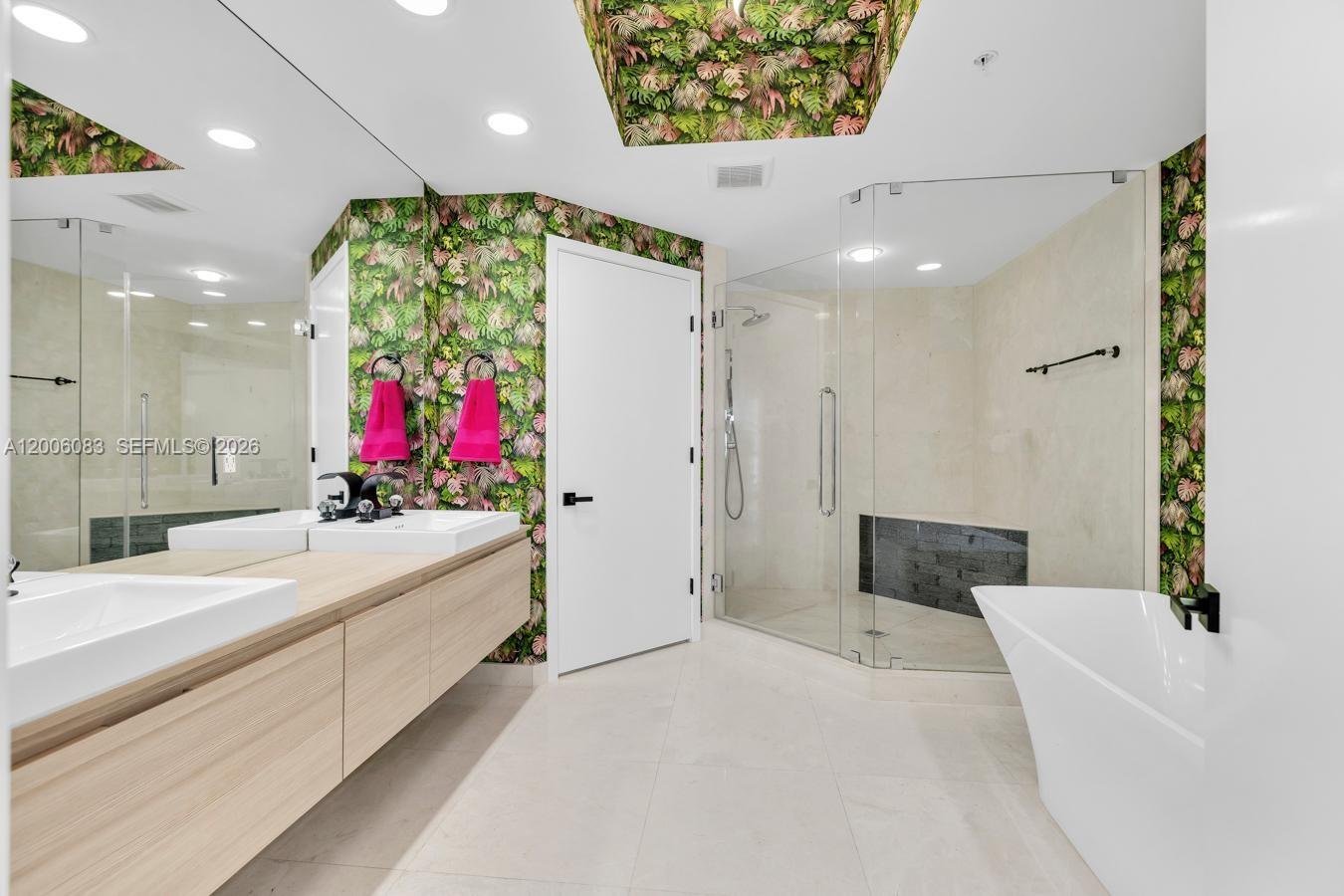 17111 Biscayne Blvd #909, North Miami Beach FL 33160