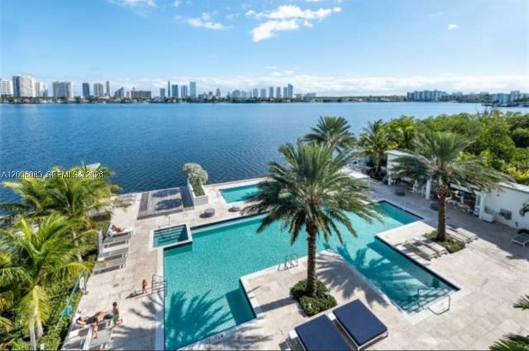 17111 Biscayne Blvd #909, North Miami Beach FL 33160