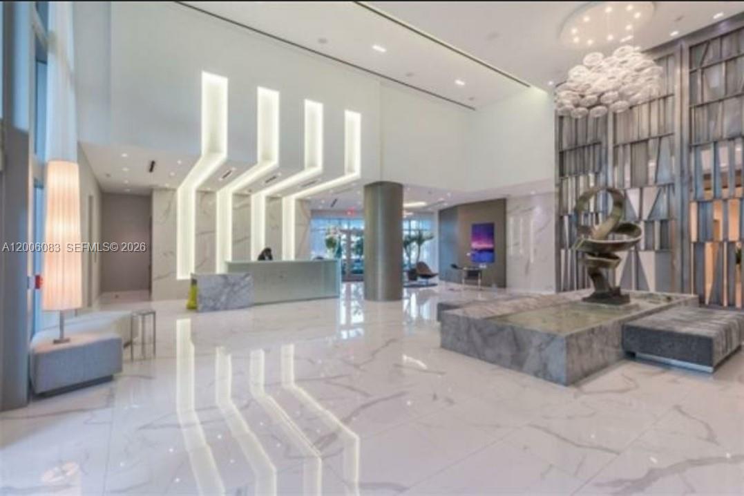 17111 Biscayne Blvd #909, North Miami Beach FL 33160
