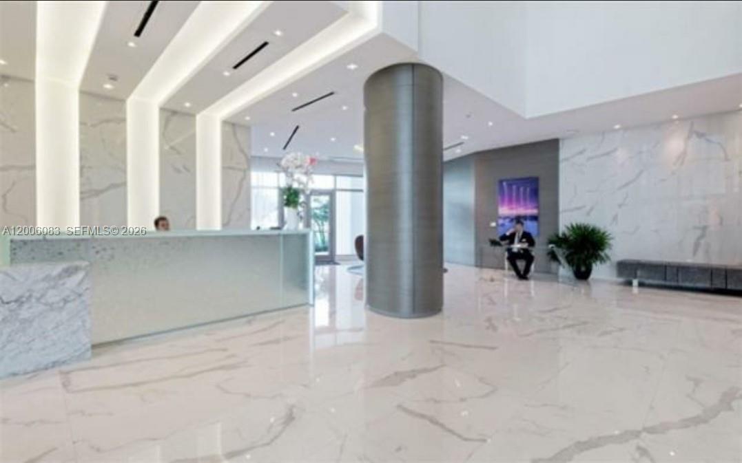 17111 Biscayne Blvd #909, North Miami Beach FL 33160