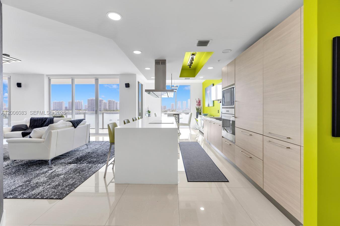 17111 Biscayne Blvd #909, North Miami Beach FL 33160