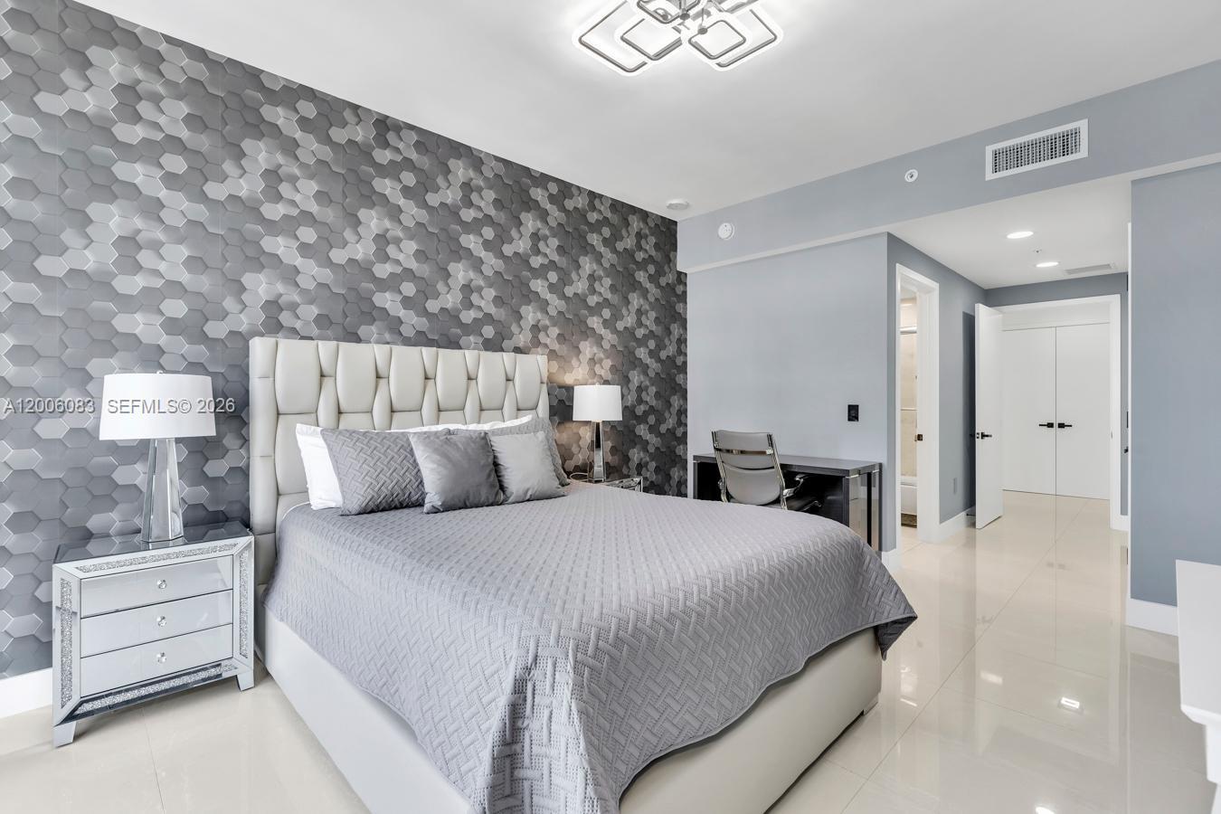 17111 Biscayne Blvd #909, North Miami Beach FL 33160