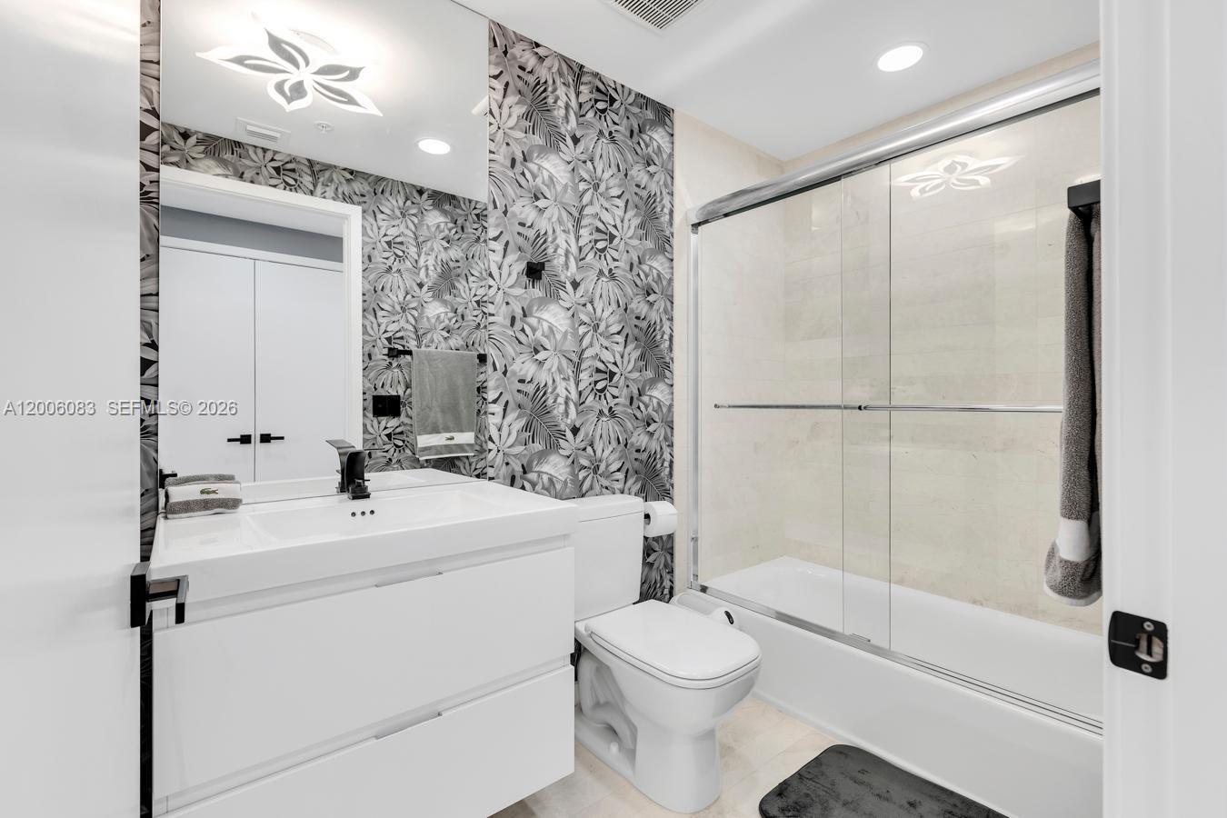 17111 Biscayne Blvd #909, North Miami Beach FL 33160