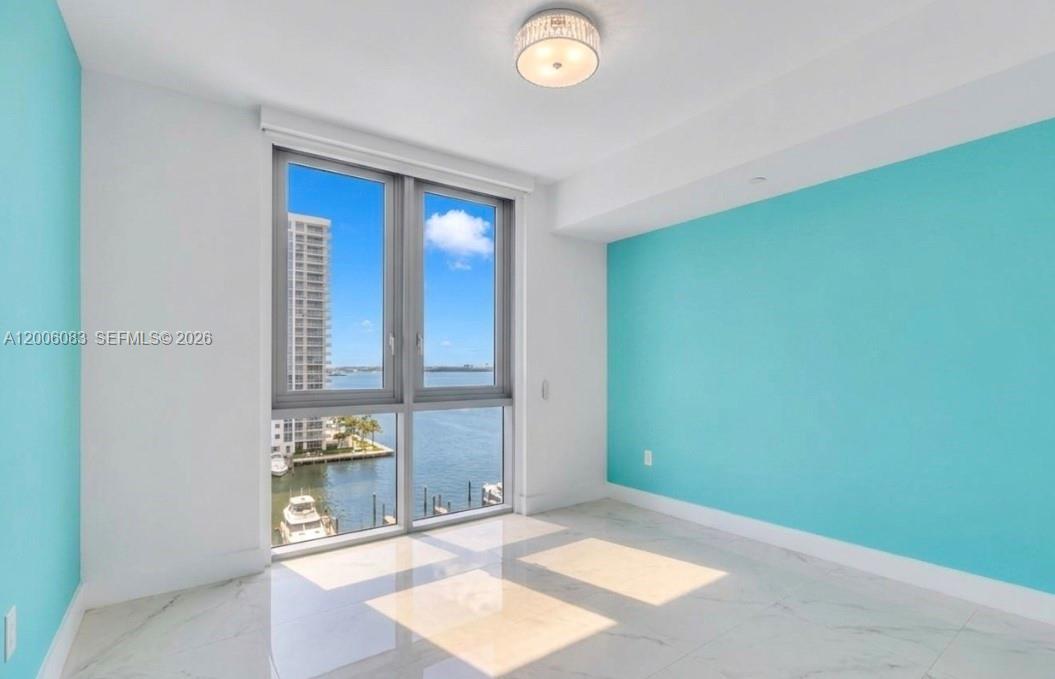 17111 Biscayne Blvd #909, North Miami Beach FL 33160