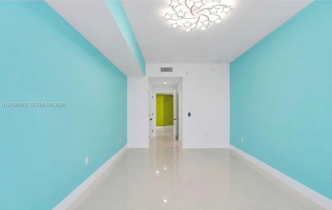 17111 Biscayne Blvd #909, North Miami Beach FL 33160