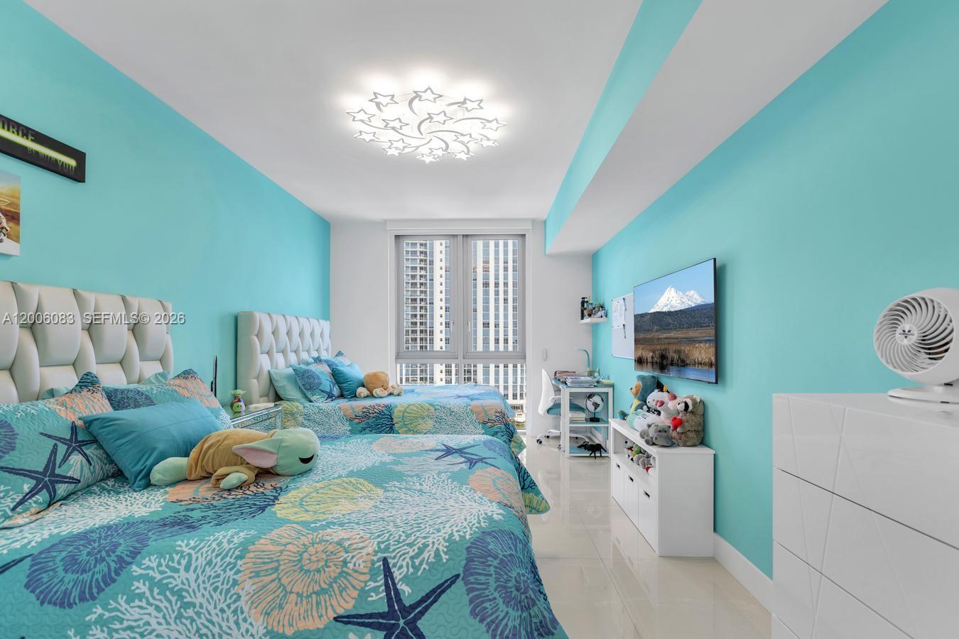17111 Biscayne Blvd #909, North Miami Beach FL 33160