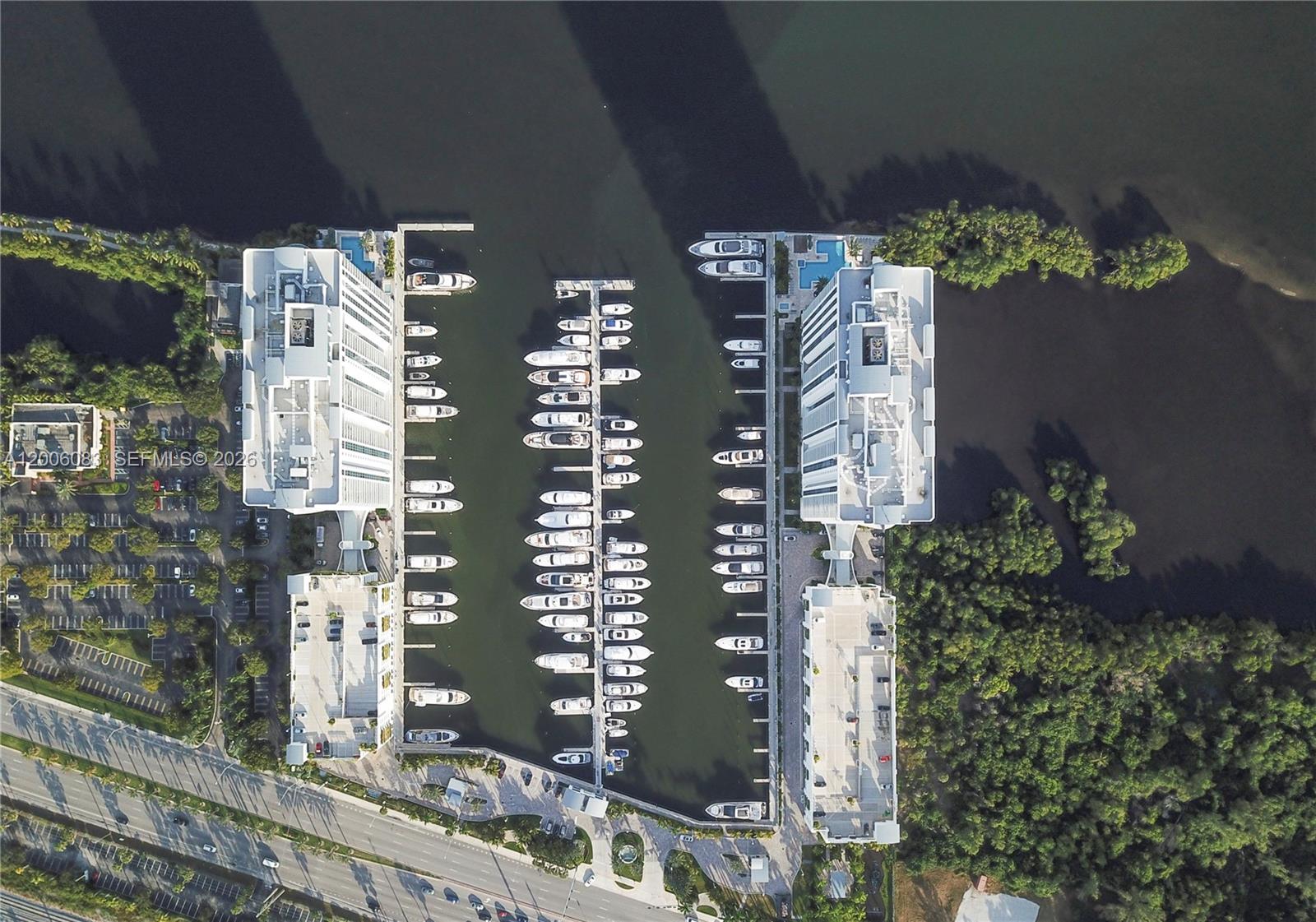 17111 Biscayne Blvd #909, North Miami Beach FL 33160