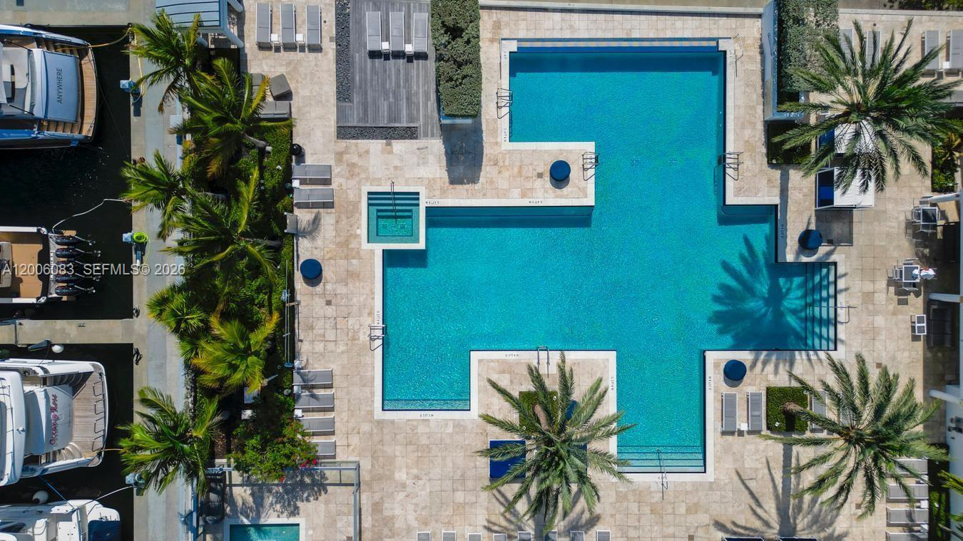 17111 Biscayne Blvd #909, North Miami Beach FL 33160