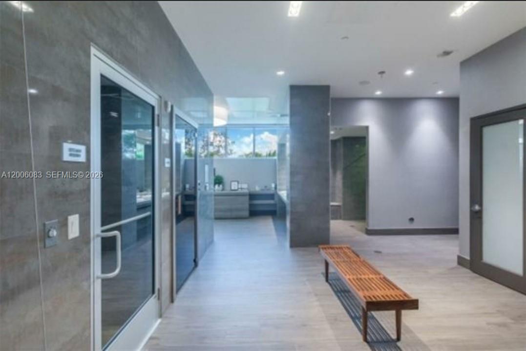 17111 Biscayne Blvd #909, North Miami Beach FL 33160