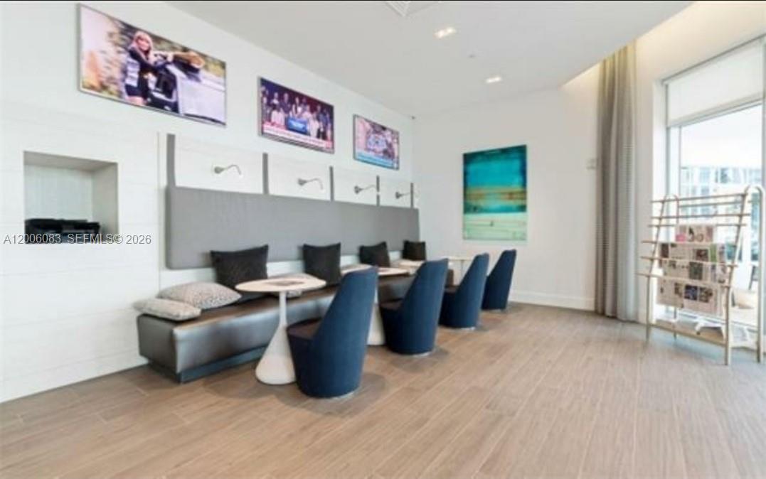 17111 Biscayne Blvd #909, North Miami Beach FL 33160