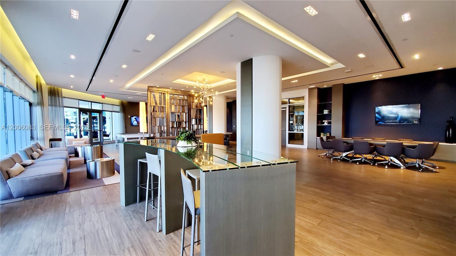 17111 Biscayne Blvd #909, North Miami Beach FL 33160