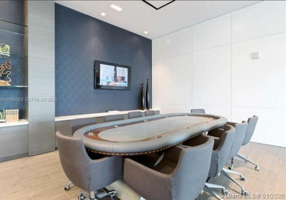 17111 Biscayne Blvd #909, North Miami Beach FL 33160