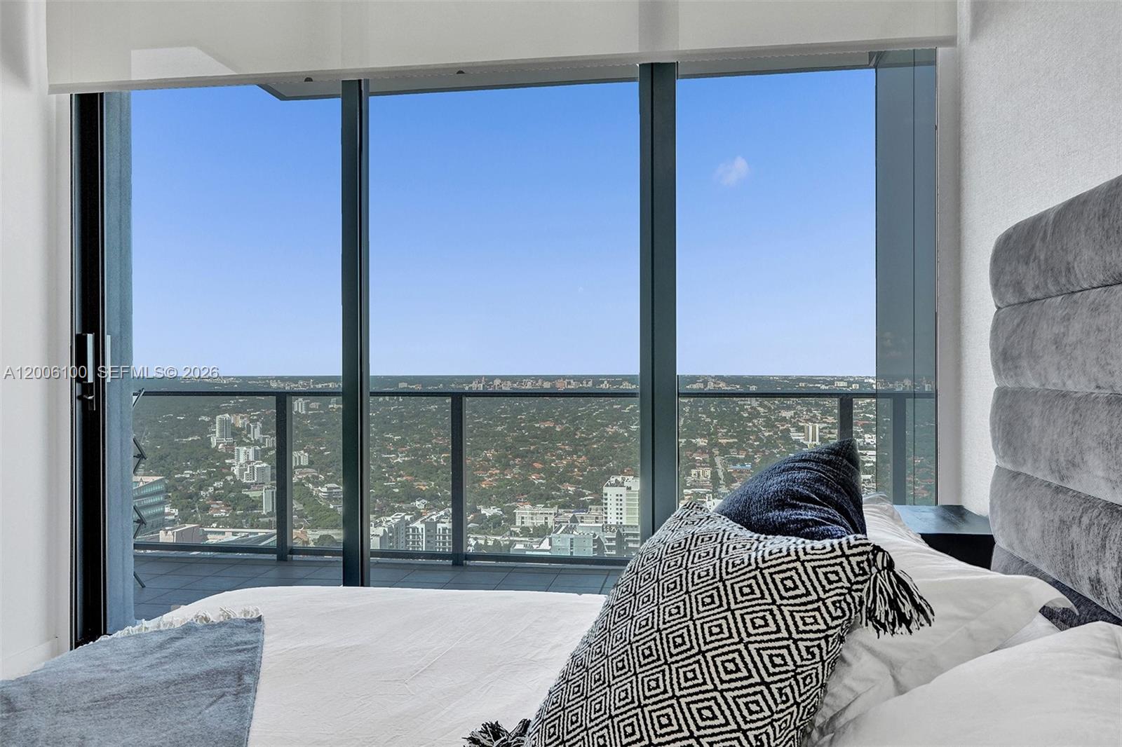1000 Brickell Plaza #PH5106, Miami FL 33131