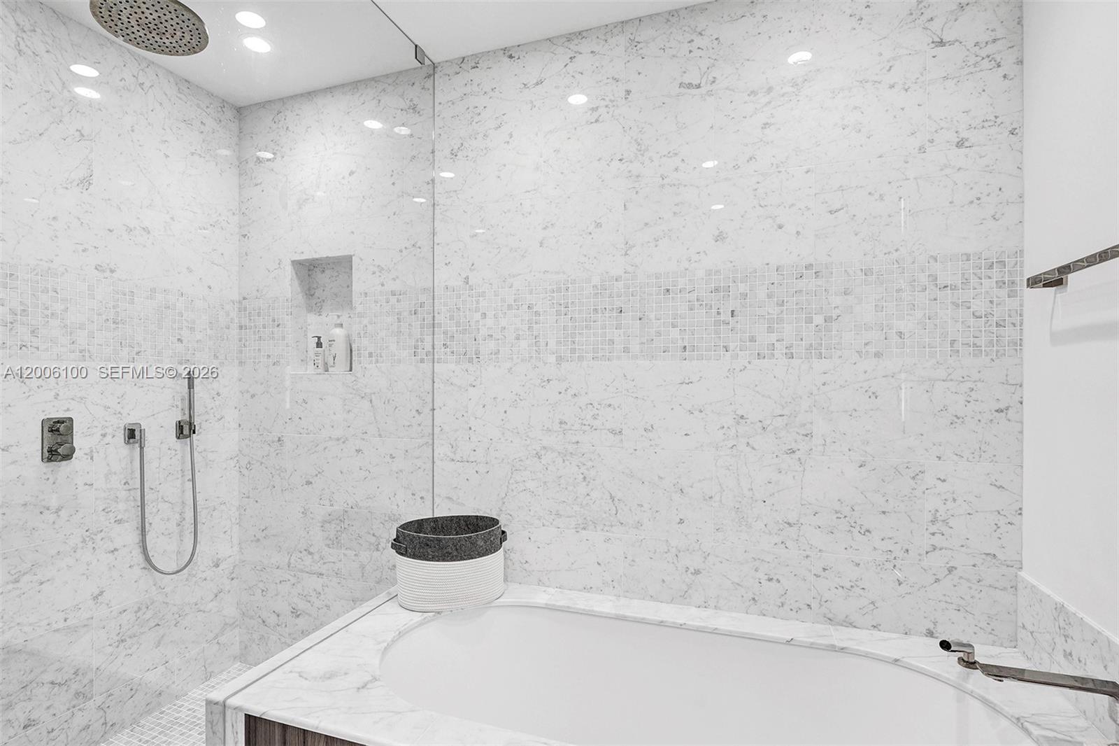 1000 Brickell Plaza #PH5106, Miami FL 33131