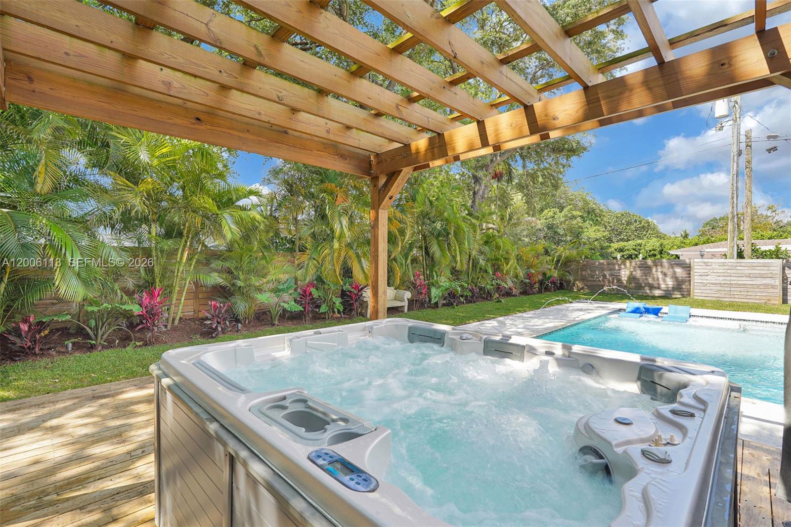2 NW 89th St, El Portal FL 33150
