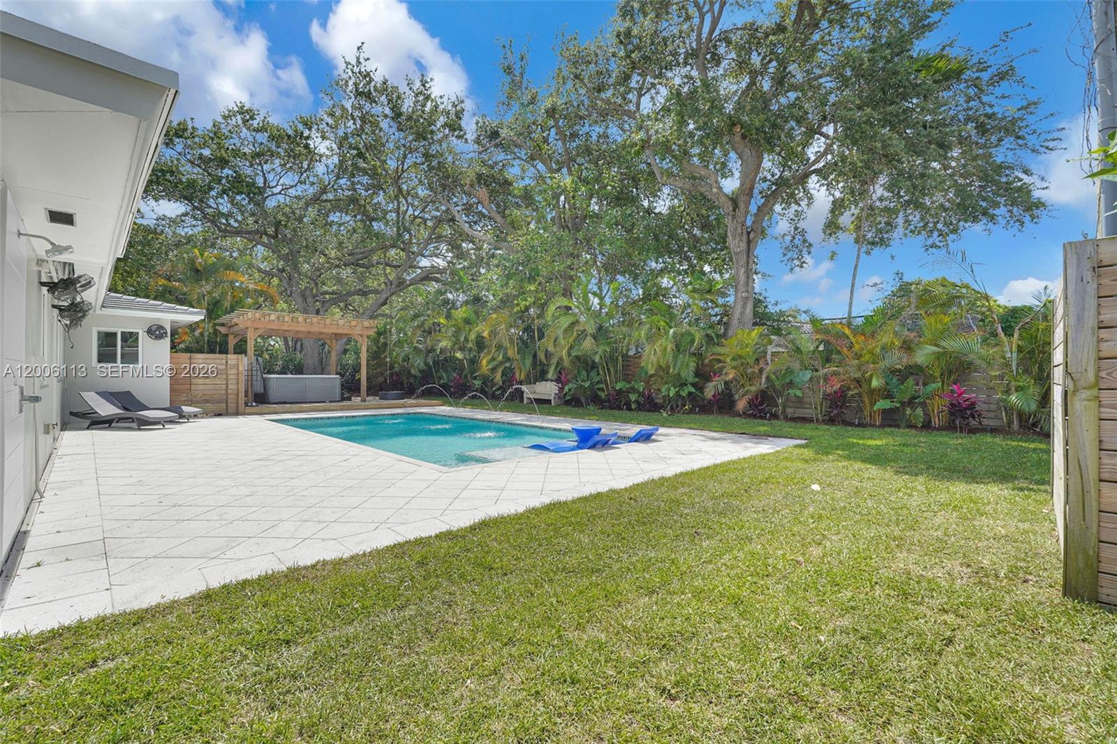 2 NW 89th St, El Portal FL 33150
