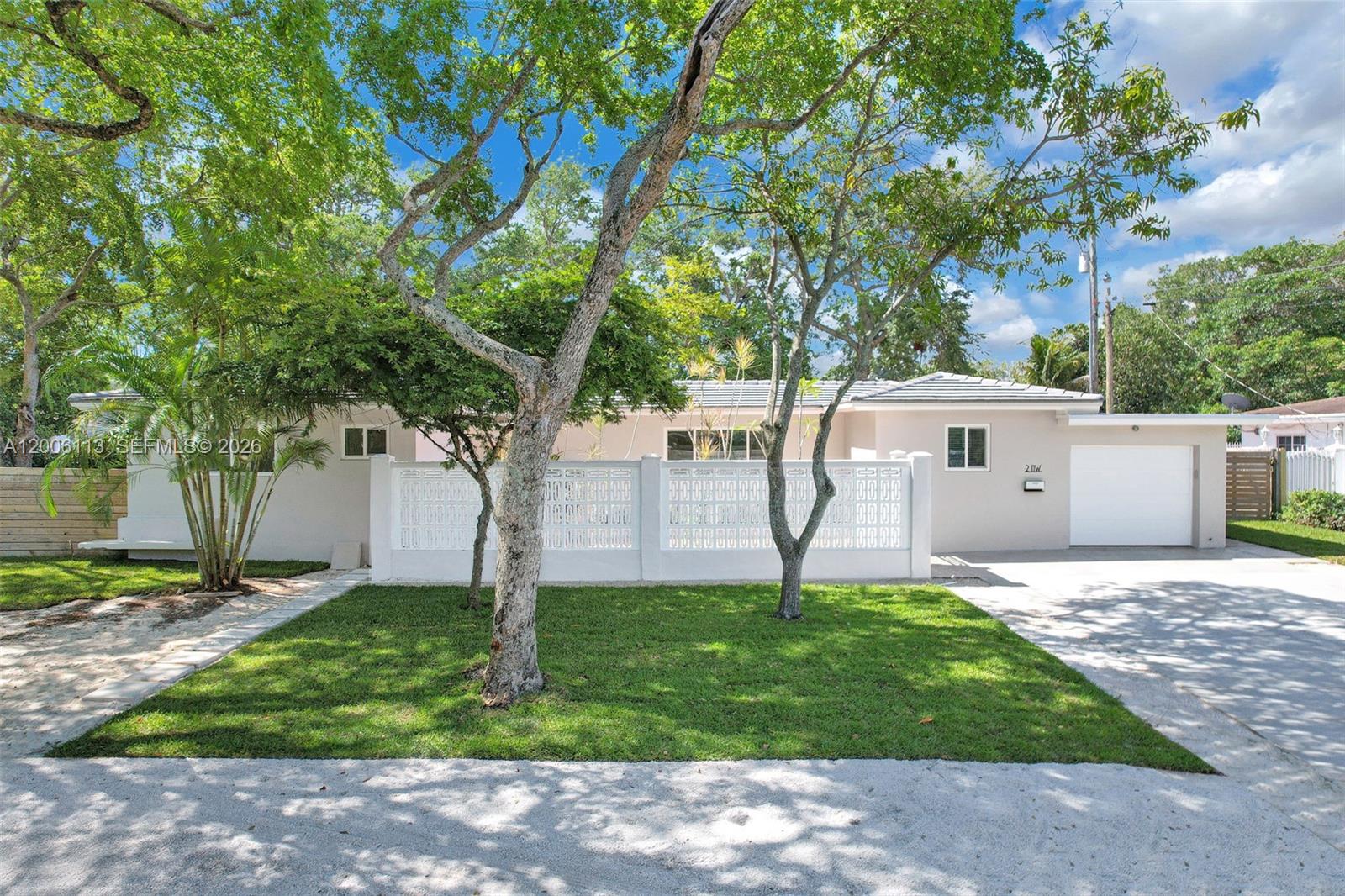 2 NW 89th St, El Portal FL 33150