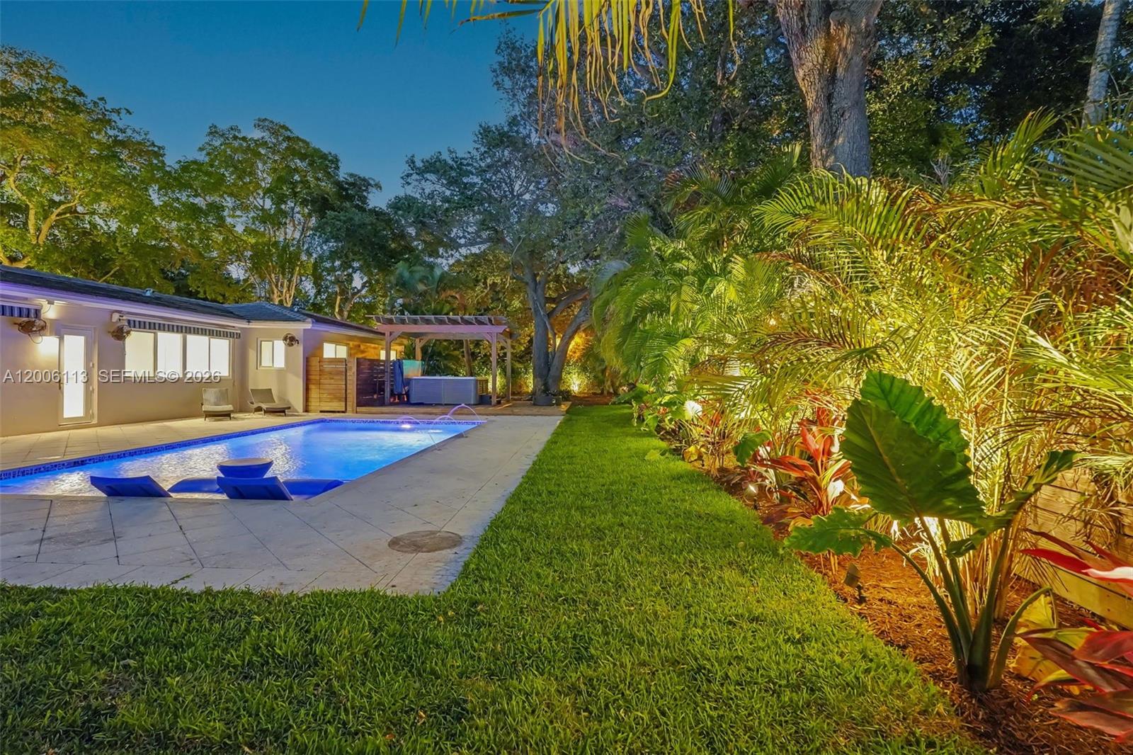 2 NW 89th St, El Portal FL 33150