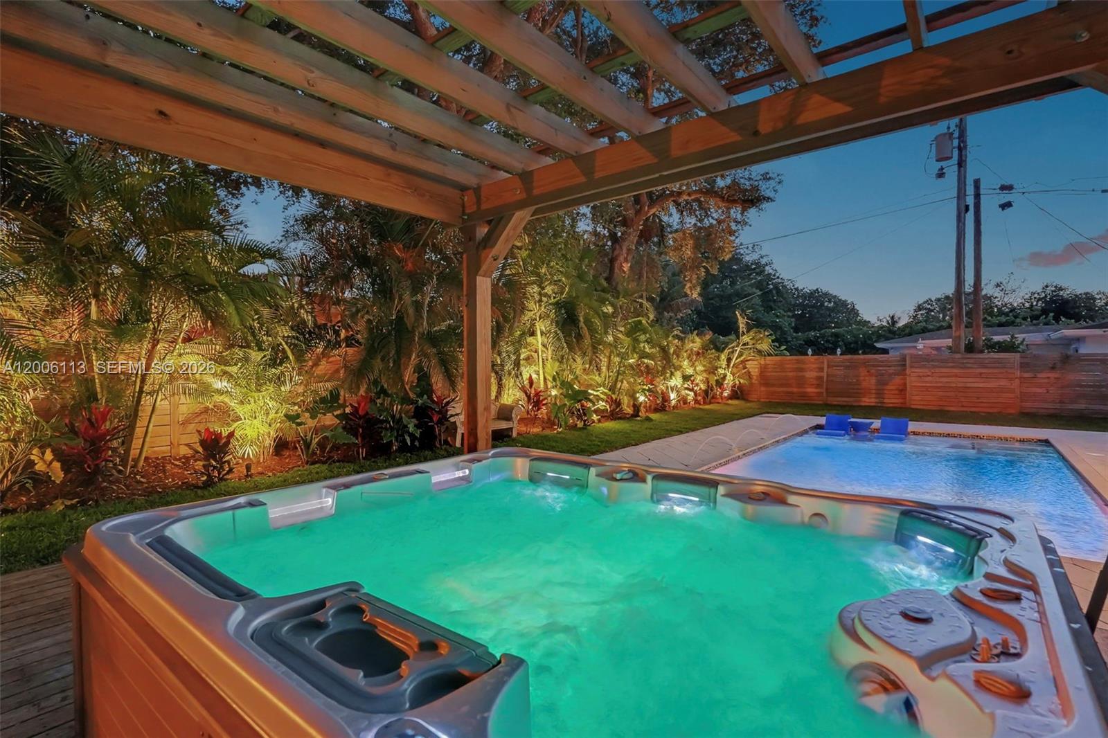 2 NW 89th St, El Portal FL 33150