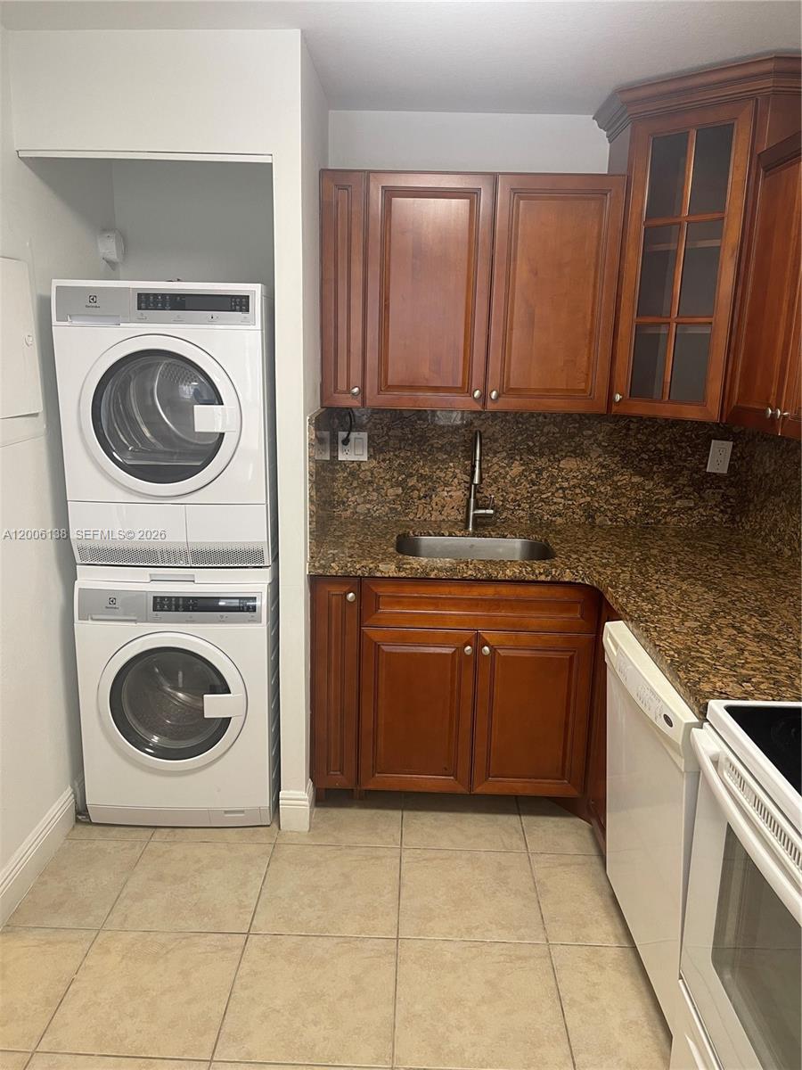 1901 Brickell Ave #B1504, Miami FL 33129